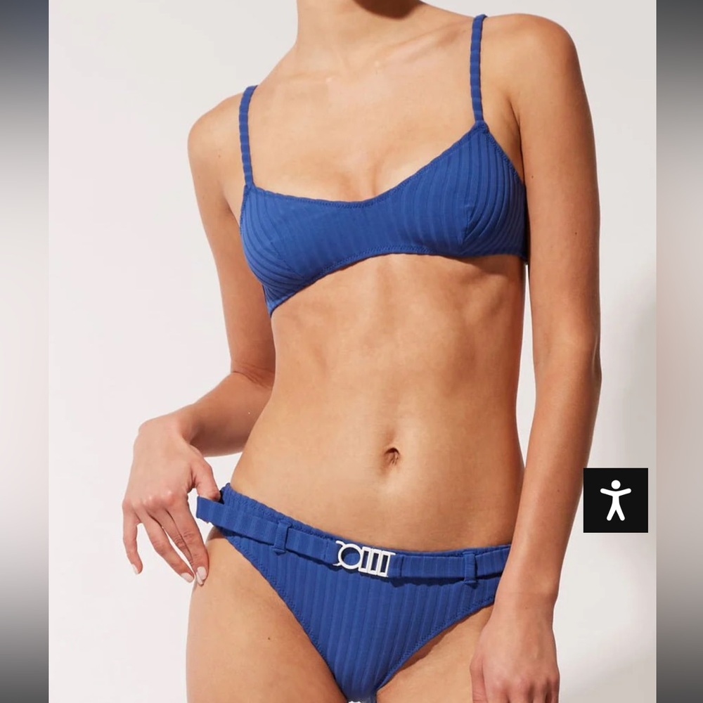 NWT Solid & Striped The Rachel Belt Bikini Top large in varsity blue color